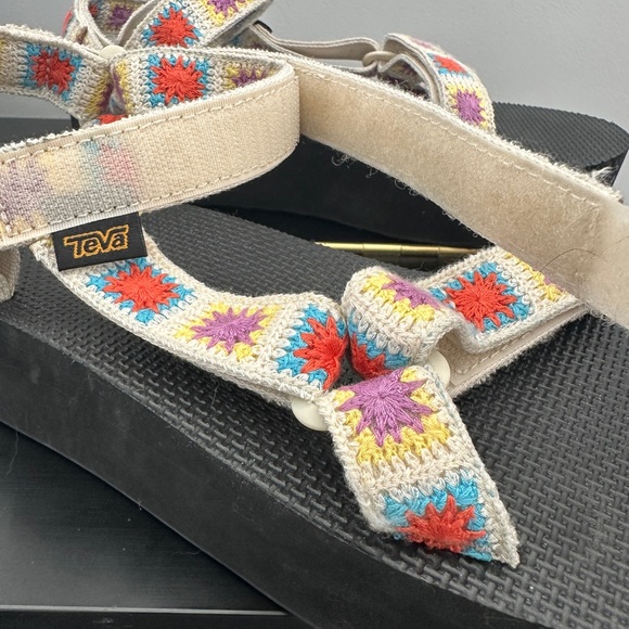 Teva Women's Colorful Crochet Platform Sandal size 10 - Picture 7 of 8
